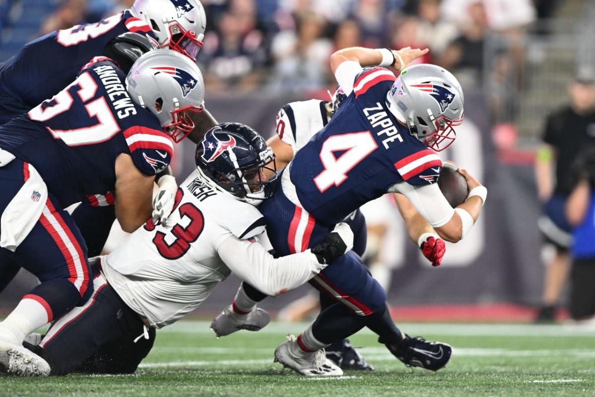 Patriots tinker with offensive line at Wednesday's practice