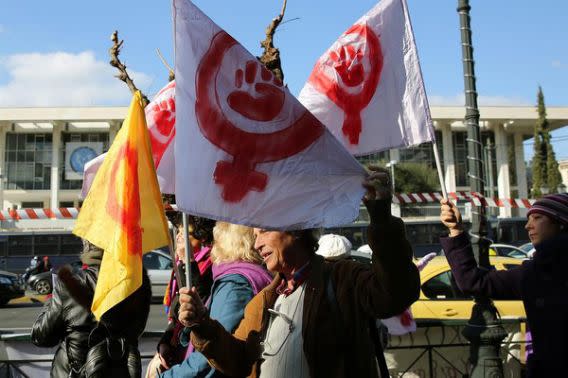 Mujeres marchan en Washington y en el resto del mundo en 1er día completo de Trump