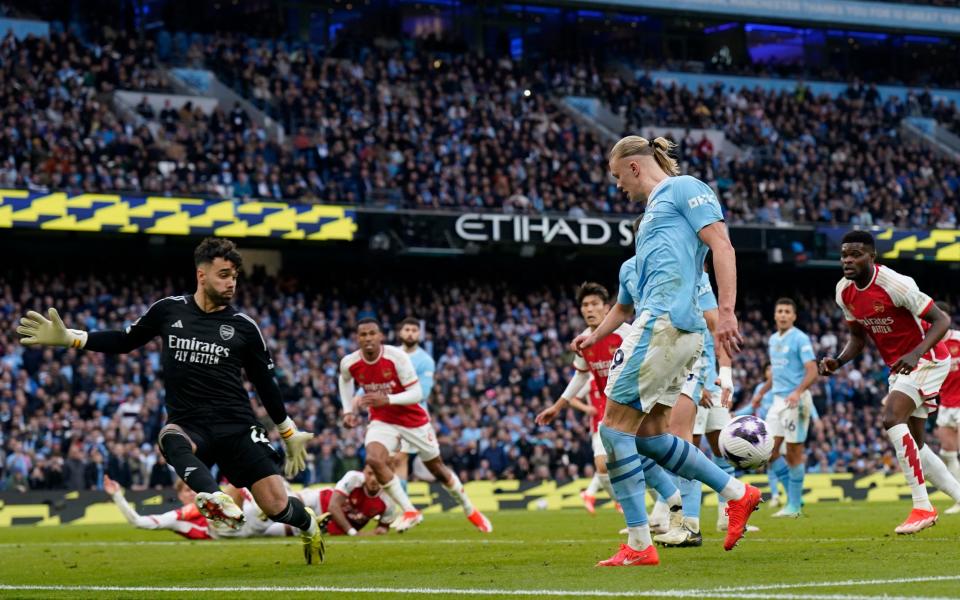 Erling Haaland of Manchester City misses