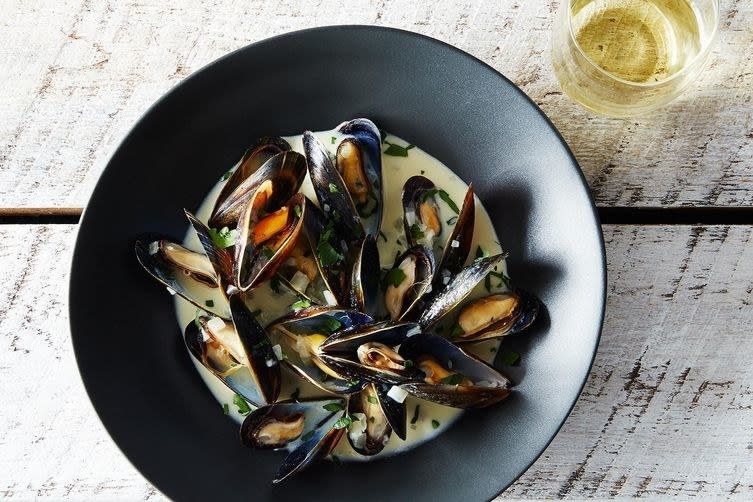 Steamed mussels