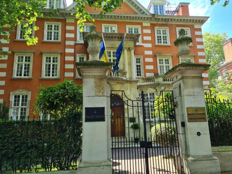 romanian embassy london