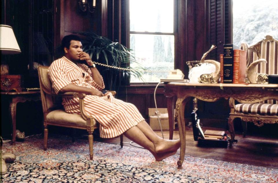 Muhammad Ali at home in Los Angeles before his last fight with Larry Holmes on Aug. 3, 1980. Getty Images