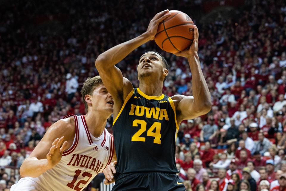 Kris Murray (No. 24) averaged 20.2 points with Iowa last season.