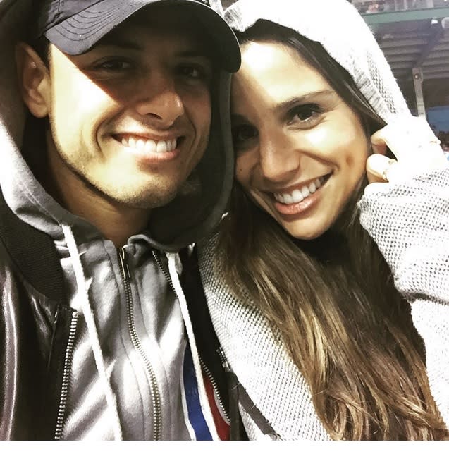 ‘Chicharito’ coquetea con su novia, Lucía Villalón, en Twitter:https://twitter.com/CH14_  