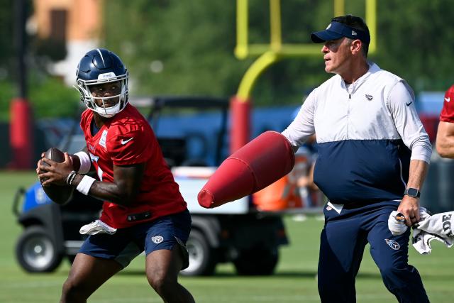 malik willis in titans jersey