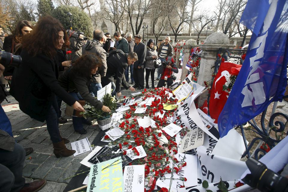 Deadly suicide bomb blast in Istanbul, Turkey