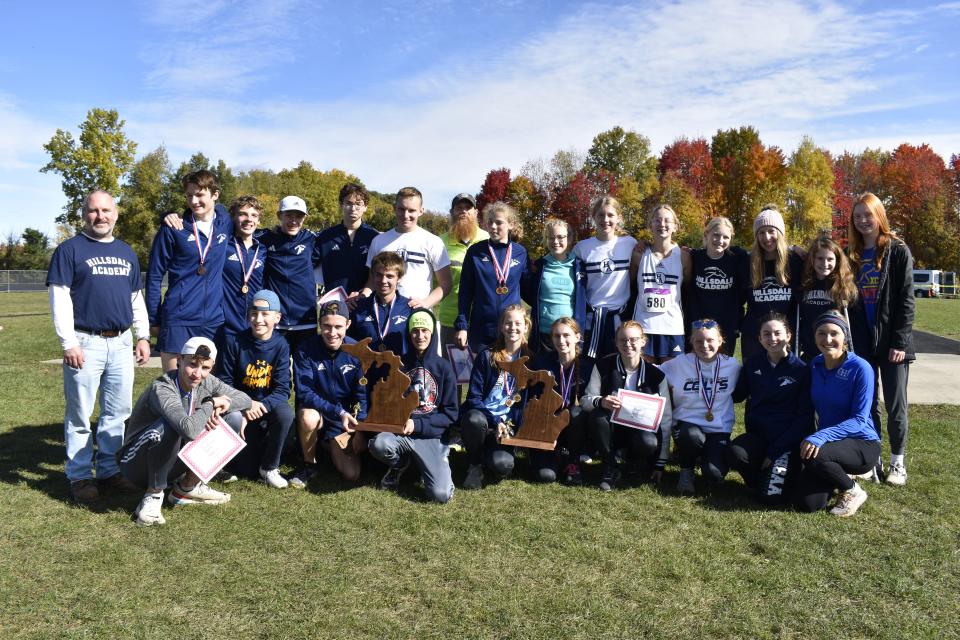 Hillsdale Academy boys and girls cross country teams win the Michigan Class D state championships.
