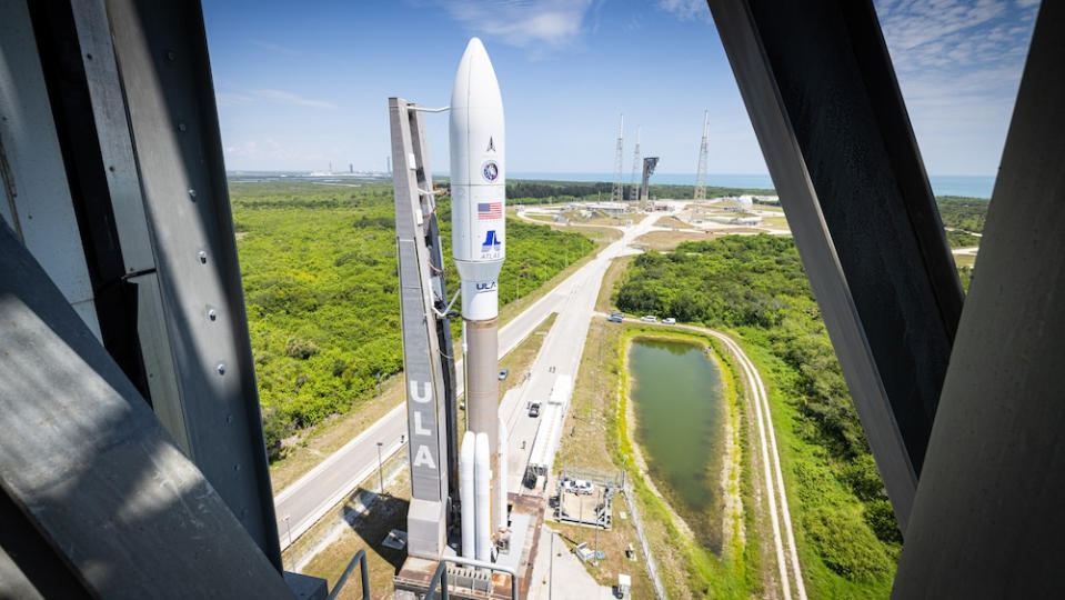     Die United Launch Alliance startet ihre Atlas-V-Rakete am 27. Juli 2024 zur Startrampe, vor dem für den 30. Juli geplanten Start der USSF-51-Mission für die U.S. Space Force. 