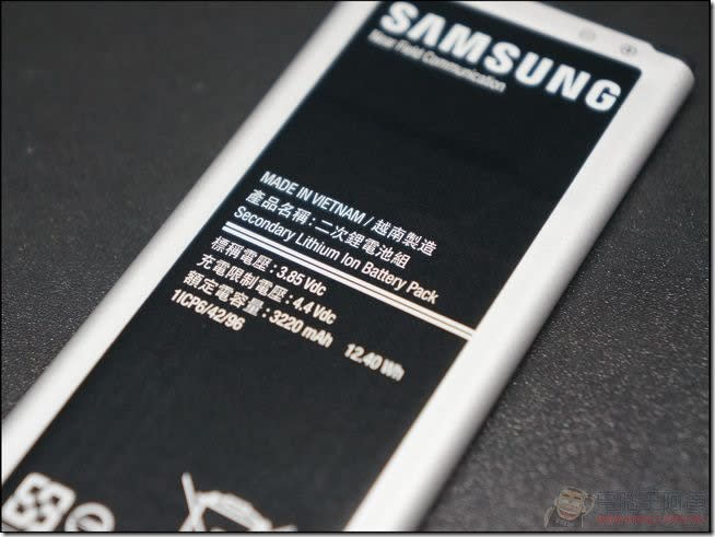 Samsung GALAXY Note4 開箱評測 – 全面進化的三星「真。年度旗艦機」