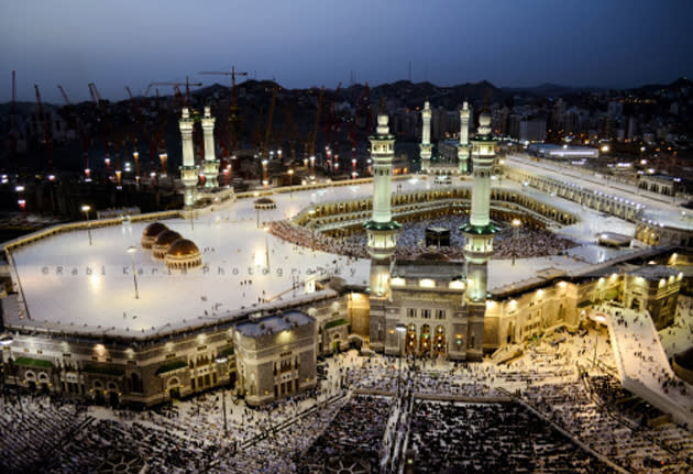 <b><p>Al-Masjid al-Haram (Saudi Arabia)</p></b> <p>Al-Masjid al-Haram located in Mecca, Saudi Arabia, is the holiest mosque in the world and the primary destination for the Haj pilgrimage – and is the only mosque that has no Qibla direction, as Muslims pray facing the Kaaba in the central courtyard.</p>