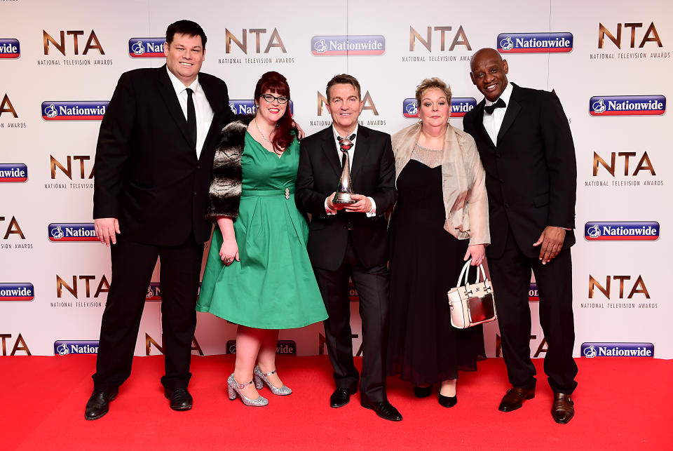 (Left to Right) Mark Labbett, Jenny Ryan, Bradley Walsh, Anne Hegerty and Shaun Wallace from The Chase with the award for Best Daytime Show in the pressroom at the National Television Awards 2016 held at The O2 Arena in London. PRESS ASSOCIATION Photo. Picture date: Wednesday January 20, 2016. Photo credit should read: Ian West/PA Wire 