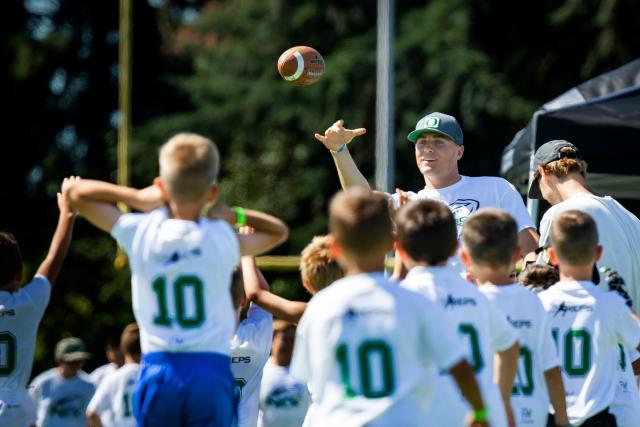 Bo Nix Age Unveiling the Oregon Ducks Quarterback Youthful Journey