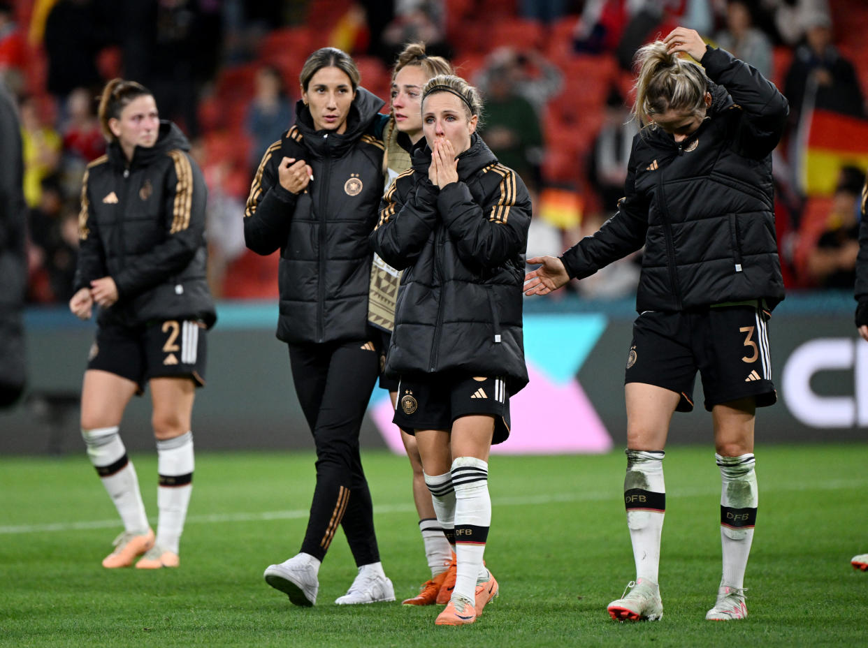 Trauer nach dem Spiel: Die deutschen Fußballnationalspielerinnen nach dem Ausscheiden in der WM am vergangenen Donnerstag (Bild: REUTERS/Dan Peled)