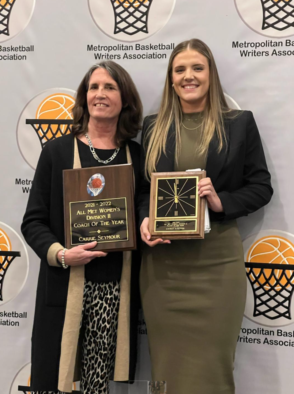 Pace's Lauren Schetter (right) and women's basketball coach Carrie Seymour were honored at the Metropolitan Basketball Writers Association banquet on April 25, 2022 at the Westchester Marriott in Tarrytown.