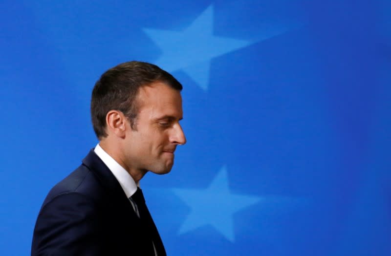 "L’objectif principal de ce Conseil, c’est de commencer à définir ou redéfinir cette Europe qui protège et dont nous avons besoin", a dit Emmanuel Macron, qui a montré, pour son premier Conseil, sa volonté de participer à l'élan réformateur que connaît l'Union depuis le vote en faveur du Brexit, il y a un an. /Photo prise le 22 juin 2017/REUTERS/Gonzalo Fuentes