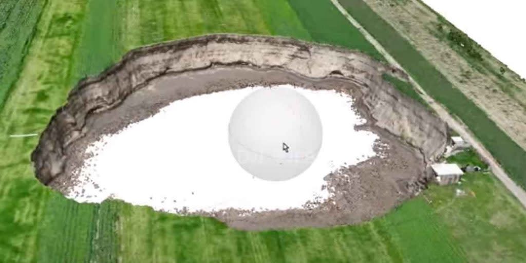 Calculan en VIDEO 3D para saber profundidad del socavón de Puebla