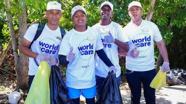 <p>Hyatt</p> Demonstrating a commitment to volunteerism and local engagement, Hyatt colleagues participate in beach clean-up community service activity.