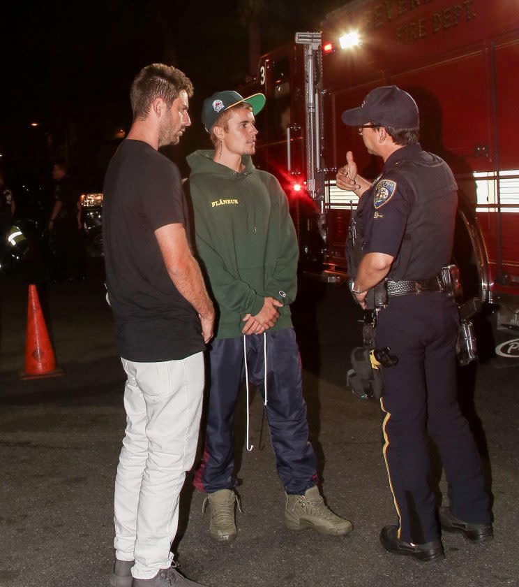 Bieber esperó a ser entrevistado por la policía. Kikapress