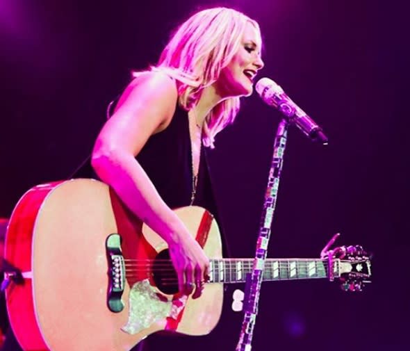 Miranda Lambert just announced she’s engaged — to someone other than her boyfriend