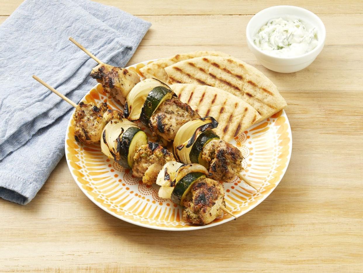 greek chicken kebab with pita and yogurt dip