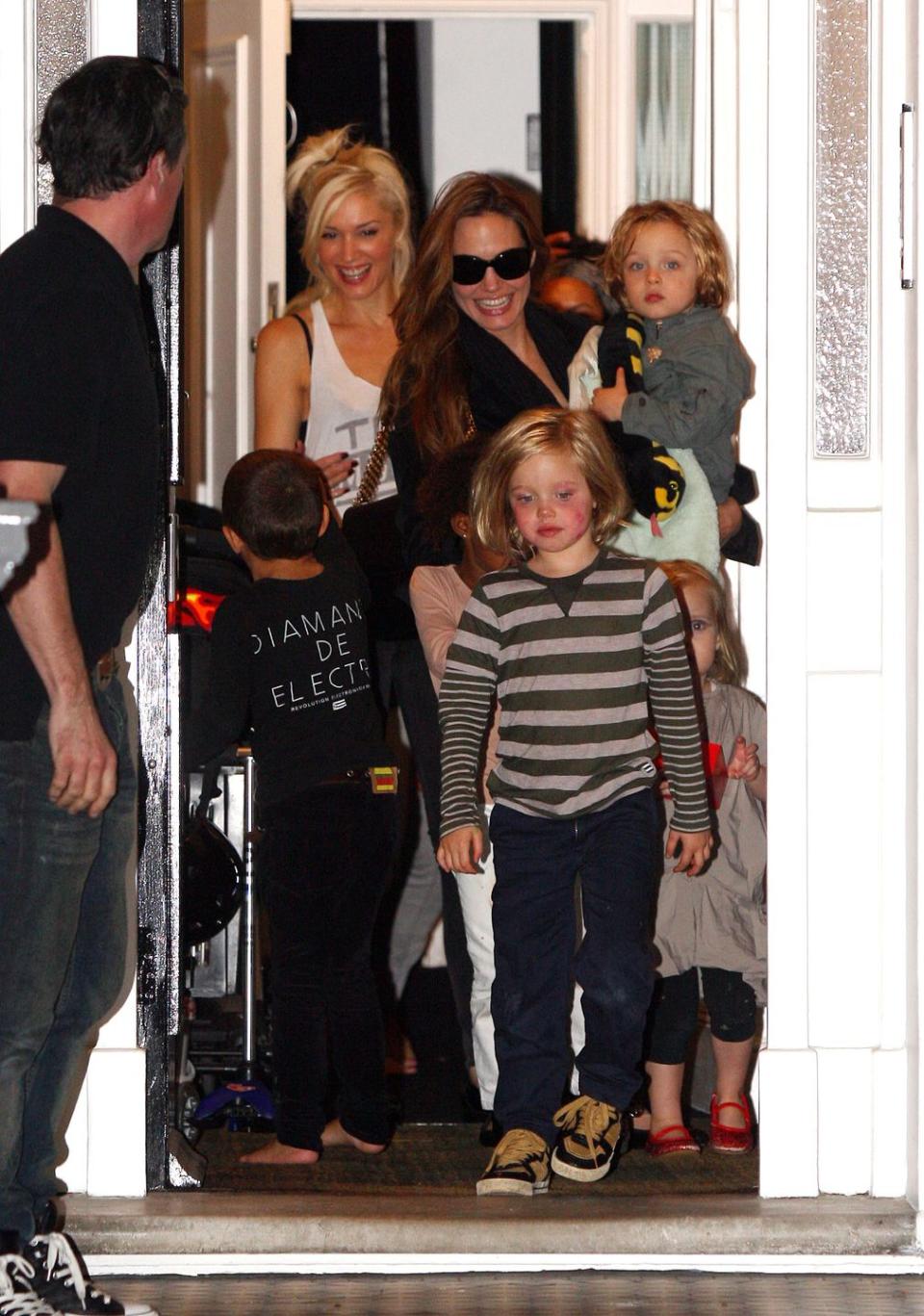 <p><a href="http://www.usmagazine.com/celebrity-moms/news/inside-angelina-jolie-and-gwen-stefanis-kids-playdate-2011289" rel="nofollow noopener" target="_blank" data-ylk="slk:Playdate planners;elm:context_link;itc:0;sec:content-canvas" class="link ">Playdate planners</a>-turned-besties.</p>