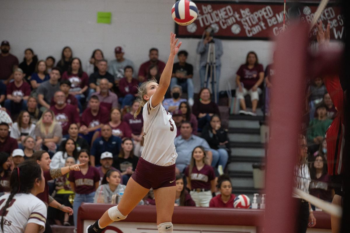 UIL Volleyball Playoffs TulosoMidway sweeps district rival Robstown