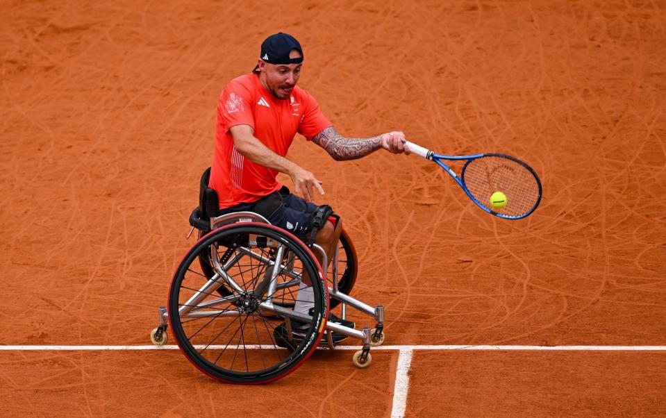 Andy Lapthorne is through to the quarter-finals at Roland Garros