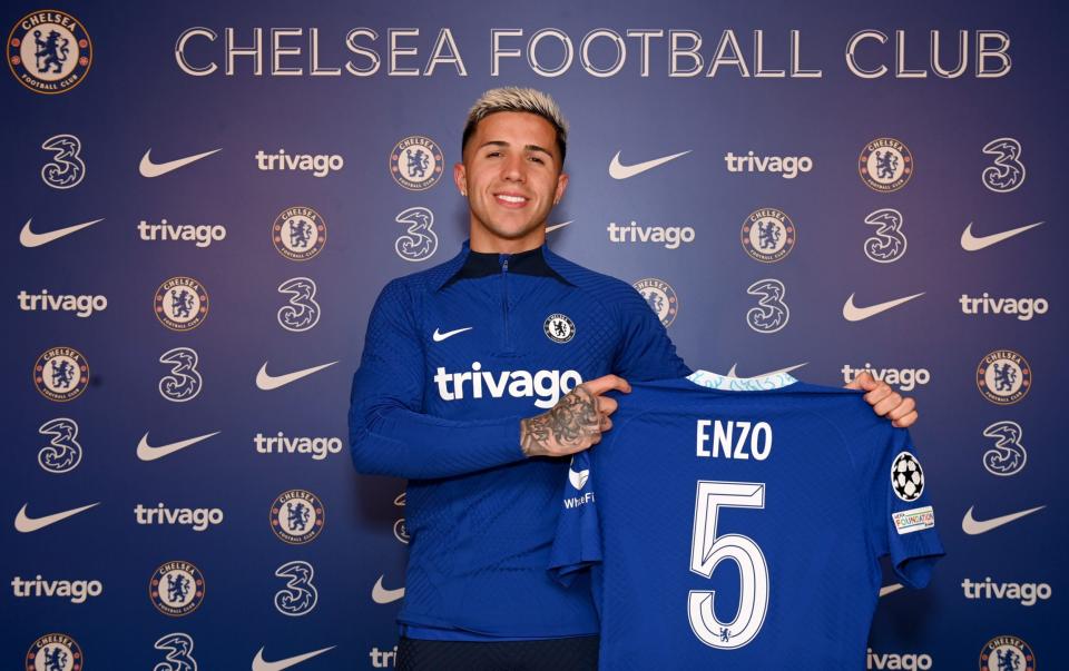 Enzo Fernandez signs for Chelsea