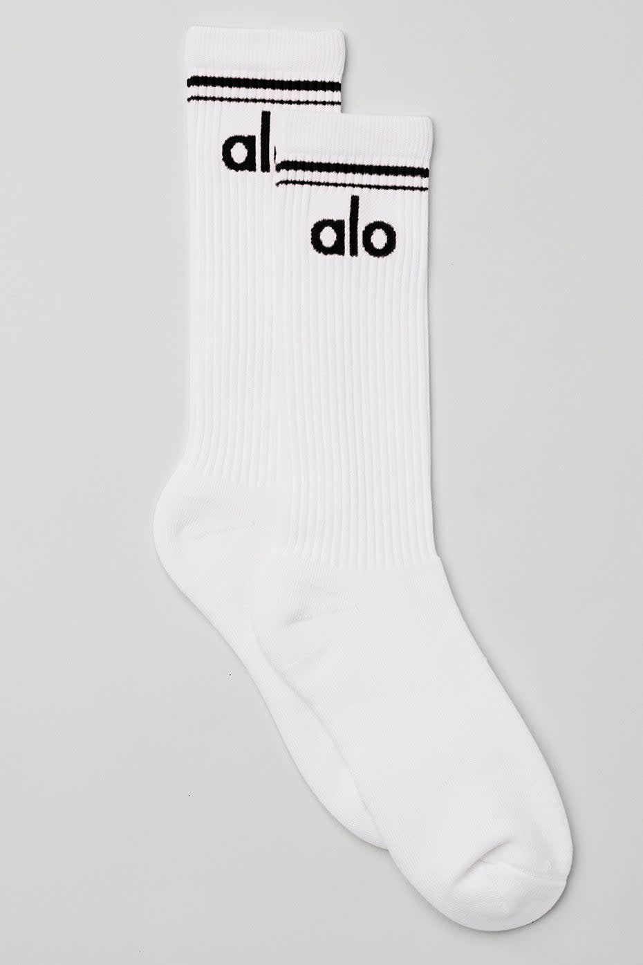 <p><a href="https://go.redirectingat.com?id=74968X1596630&url=https%3A%2F%2Fwww.aloyoga.com%2Fproducts%2Fa0357u-unisex-throwback-sock-white-black&sref=https%3A%2F%2Fwww.townandcountrymag.com%2Fleisure%2Farts-and-culture%2Fg44936494%2Fjessica-knoll-author-writing-essentials%2F" rel="nofollow noopener" target="_blank" data-ylk="slk:Shop Now;elm:context_link;itc:0;sec:content-canvas" class="link ">Shop Now</a></p><p>Unisex Throwback Sock </p><p>aloyoga.com</p>