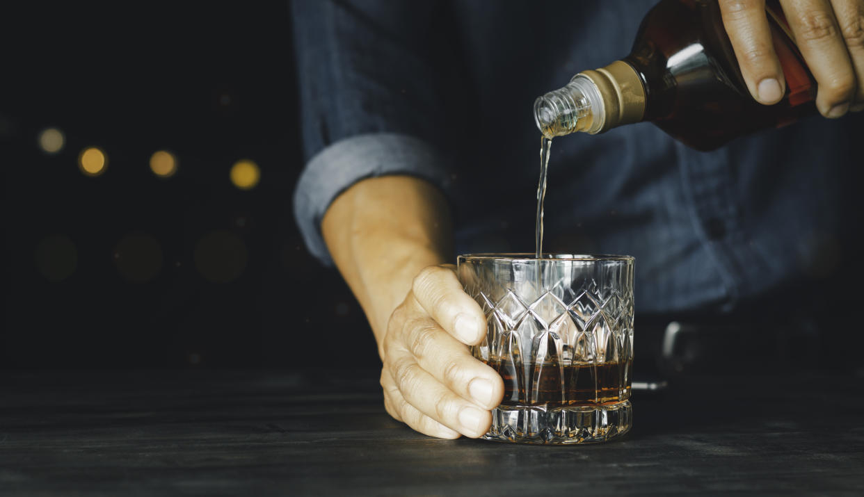 El whisky Johnnie Walker Blue Label tiene un verdadero ofertón en Amazon. Foto: Getty Images.