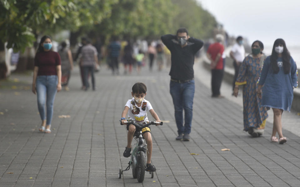 MUMBAI, INDIA - JUNE 7:A kid ride cycle at Marine drive during the first phase of Unlock 1.0, on June 7, 2020 in Mumbai, India. (Photo by Satyabrata Tripathy/Hindustan Times via Getty Images)