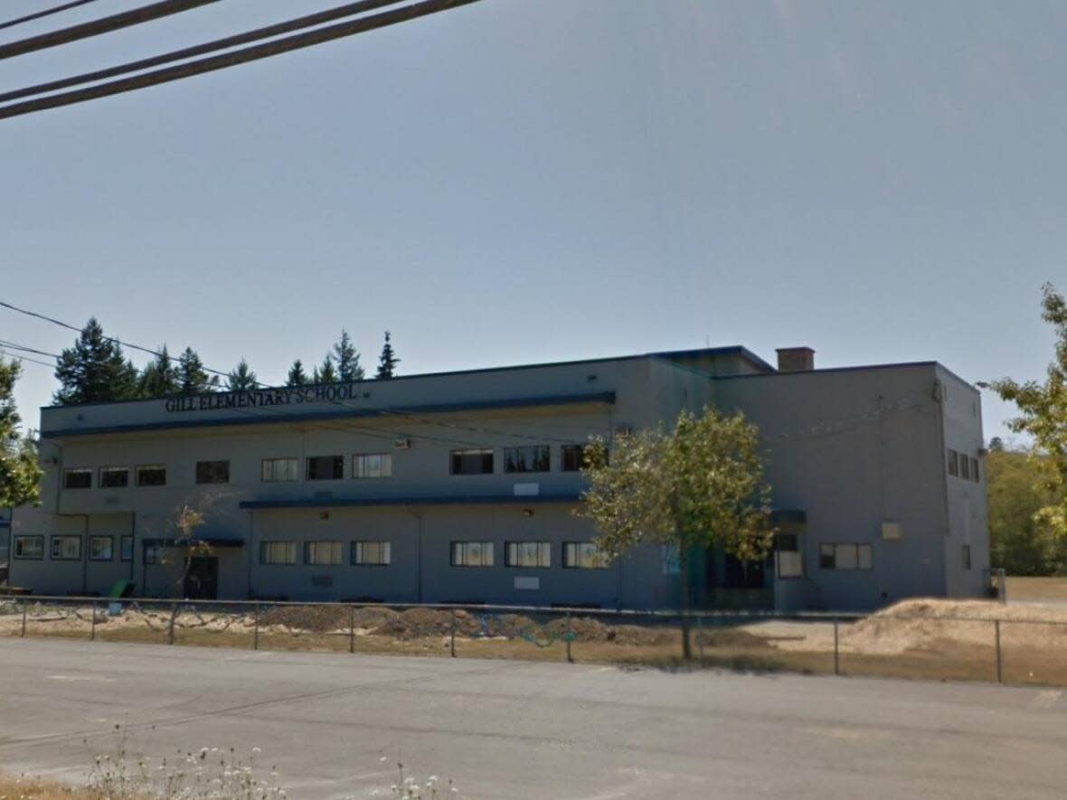 Gill Elementary School in Port Alberni, B.C., which has been closed since 2015, is built on the ancestral burial grounds of the Hupacasath First Nation. (Google Street View - image credit)