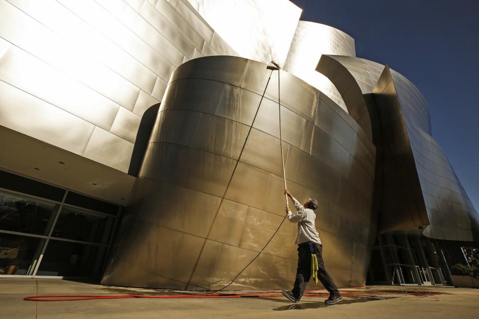 Alex Espadero with Sunrise Window Cleaning cleans Disney Concert Hall