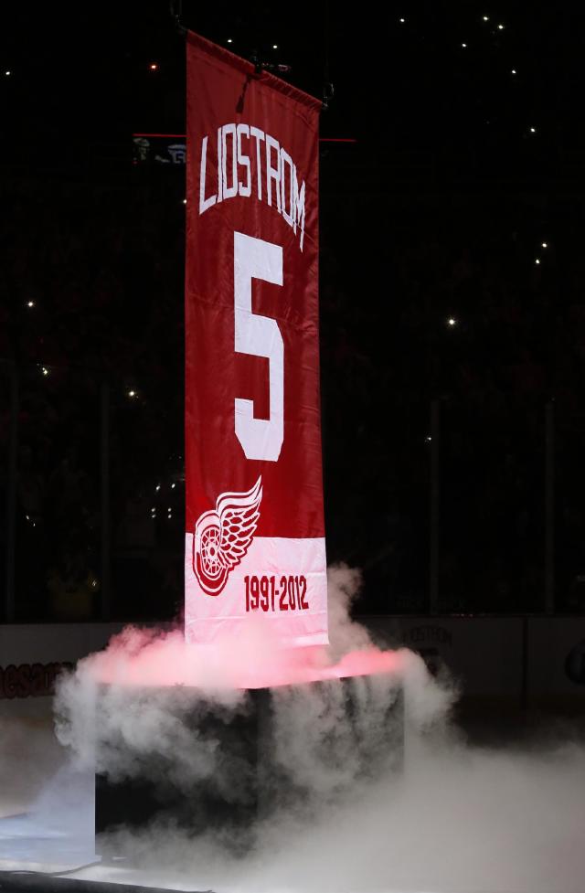 Detroit Red Wings - Happy #5 Retirement Day! All fans at tonight's game  will receive one of this Nick Lidstrom mini banners courtesy of Flagstar  Bank