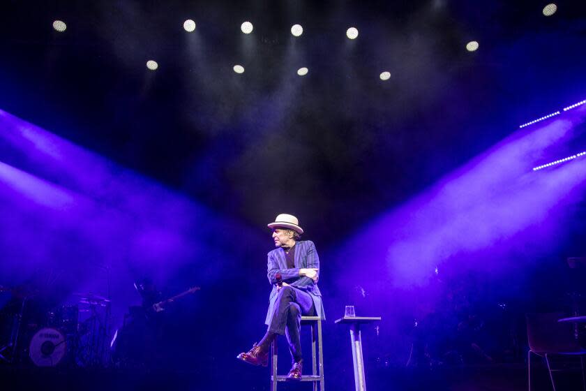 Inglewood, CA - November 22: Joaquin Sabina performs in Contra Todo Pronostico at YouTube Theater on Wednesday, Nov. 22, 2023 in Inglewood, CA. (Ringo Chiu / For Los Angeles Times en Espanol)