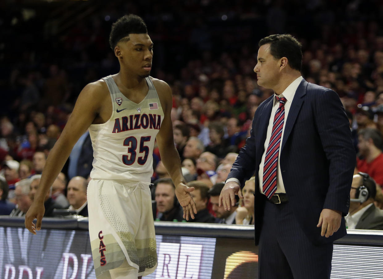 Arizona head coach Sean Miller and Allonzo Trier (35) in the first half during an NCAA college basketball game against Stanford, Thursday, March 1, 2018, in Tucson, Ariz. (AP)