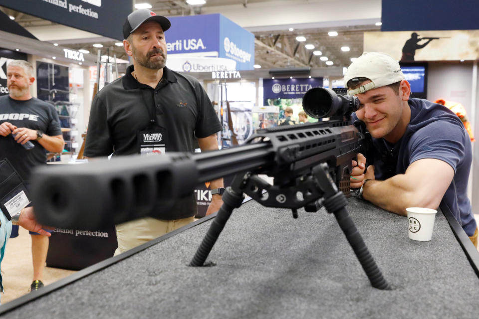 Feria anual de la Asociación Nacional del Rifle (National Rifle Association, NRA) en Dallas, Texas. REUTERS/Lucas Jackson