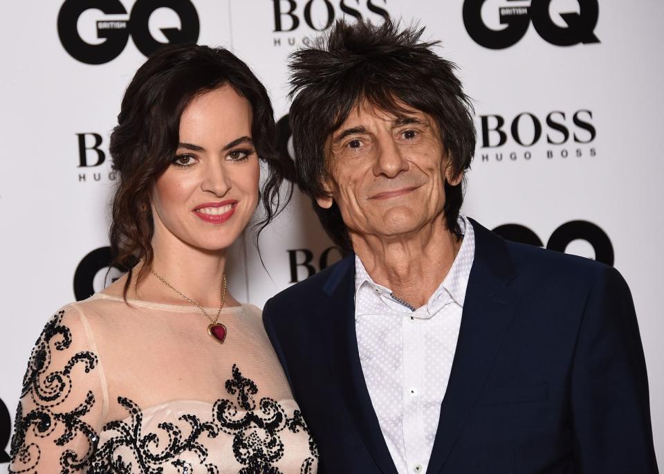 Ron Wood (75) hat sechs Kinder von "nur" drei Frauen. Der jüngste Zuwachs im Hause des Rolling-Stones-Gitarristen liegt noch nicht lange zurück: Die Zwillinge Gracie Jane und Alice Rose brachte Ehefrau Sally Humphreys im Mai 2016 auf die Welt. (Bild: Gareth Cattermole/Getty Images)