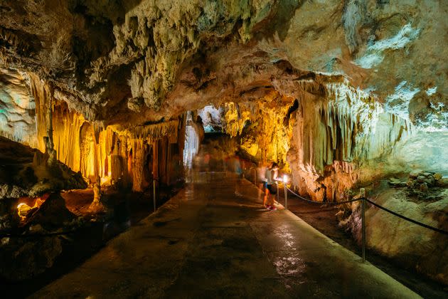 Interior de las Cuevas de Nerja, Málaga. (Photo: bruev via Getty Images/iStockphoto)
