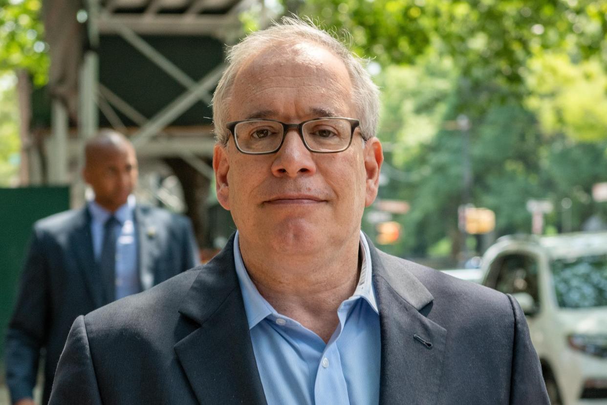 Comptroller Scott Stringer officially announced his mayoral bid on September 8th, 2020. Throughout his seven-year tenure, the city’s chief financial officer has challenged Mayor de Blasio’s administration with probes into public housing, homeless shelters, and children’s services. Stringer has already been endorsed by several progressives, such as state Sens. Alessandra Biaggi, Jessica Ramos and Julia Salazar and Democratic nominee for Congress Jamaal Bowman.