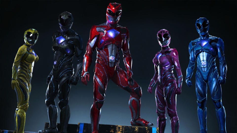 Die Power Rangers (v.l.n.r.): Yellow Ranger (Becky G), Black Ranger (Ludi Lin), Red Ranger (Dacre Montgomery), Pink Ranger (Naomi Scott), Blue Ranger (RJ Cyler)