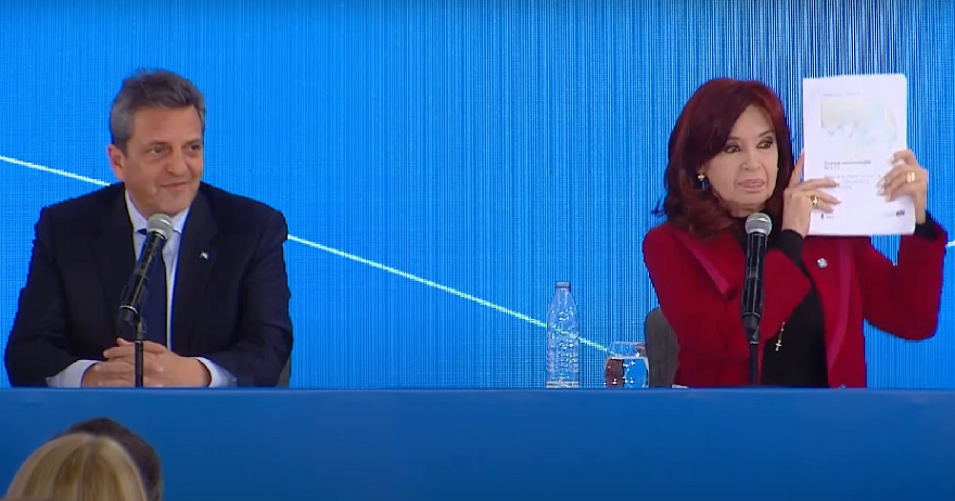 En su reaparición pública, Cristina Kirchner envió un mensaje a la interna: no enojarse con los votantes de Milei, a quienes ve como peronistas en potencia