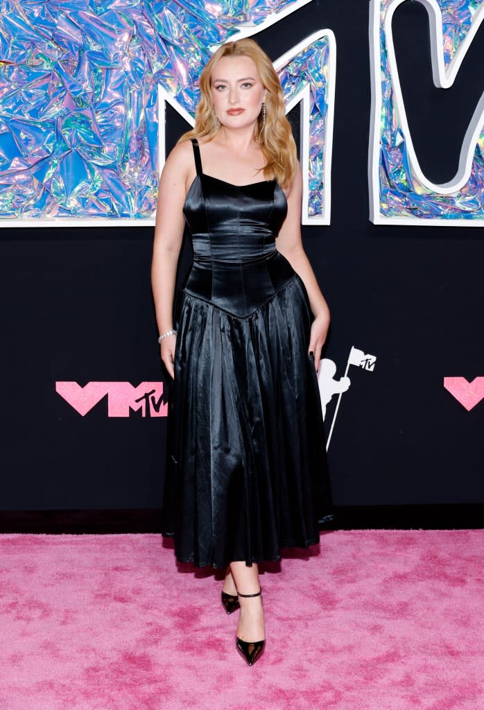 Amelia Dimoldenberg, 2023 mtv vmas red carpet