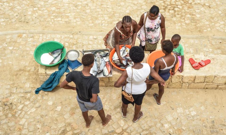 Small catches at the fish market in Vila do Maio.