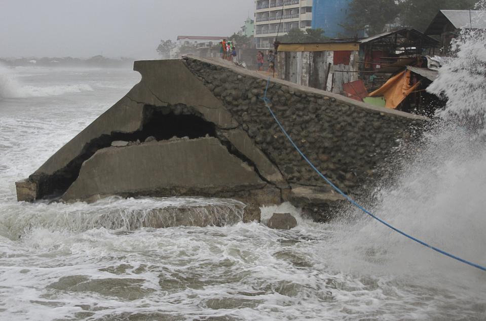 Typhoon Koppu pounds the Philippines