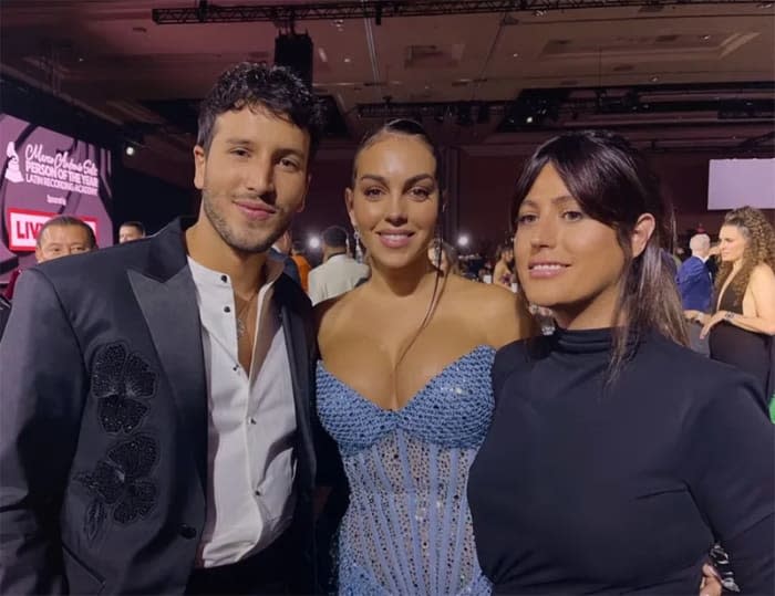 Sebastián Yatra y Georgina Rodríguez en los Grammy Latinos 2022