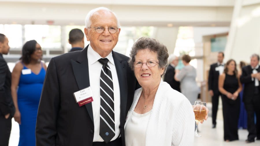 Earl and Donnalee Holton. (Courtesy Grand Valley State University)