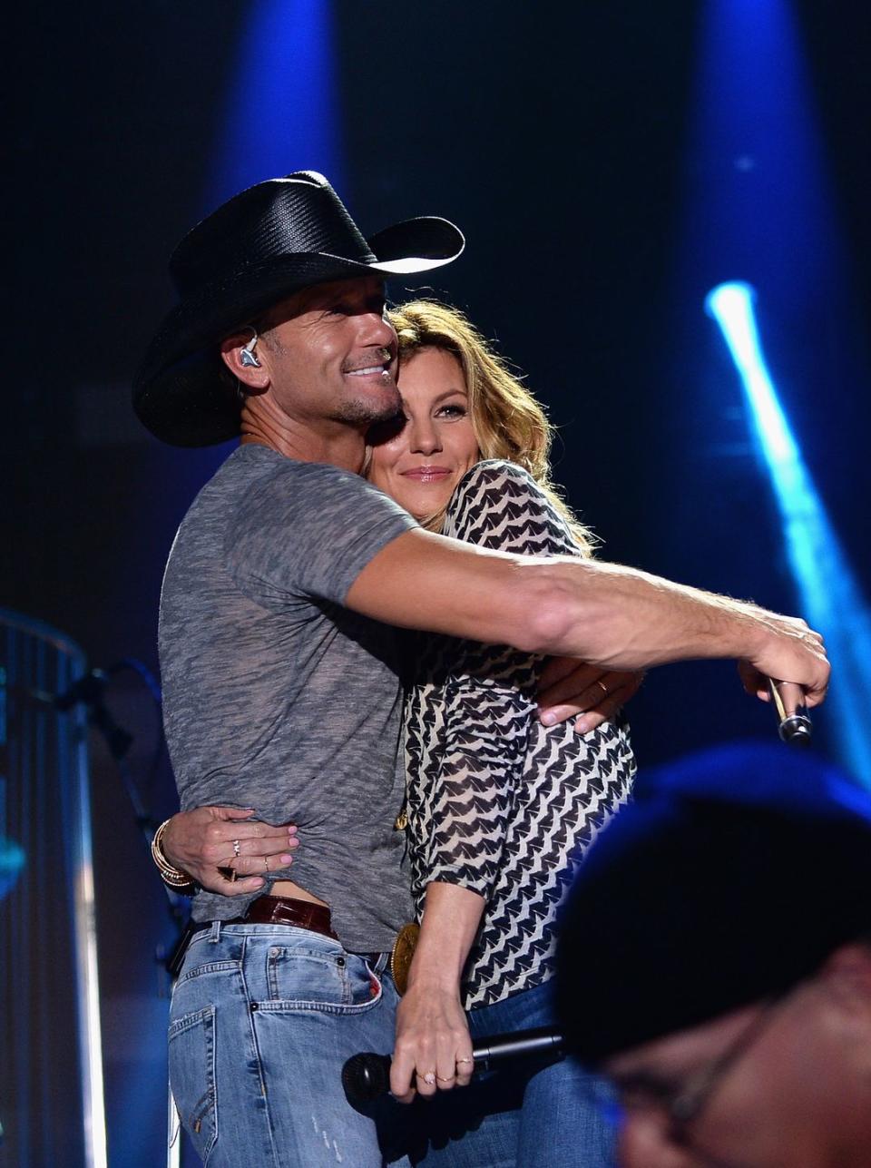 2014 cma festival day 1