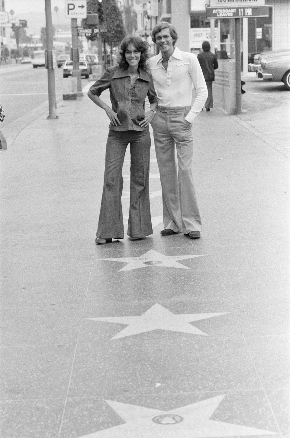 Karen and Richard Carpenter, The Carpenters, pictured in Hollywood, Los Angeles, California, USA. This is an exclusive first set of pictures since Karens' serious illness, which prevented them making a tour of England. Picture taken 19th July 1976. (Photo by Kent Gavin/Mirrorpix/Getty Images)