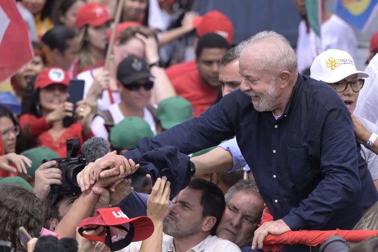 El expresidente Luiz Inacio Lula da Silva en un acto de campaña en Minas Gerais. (DOUGLAS MAGNO / AFP)